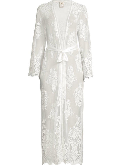 The perfect floral lace robe for a bride!